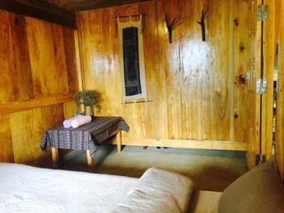 高级双人间 — Hmong Sister House and Trekking